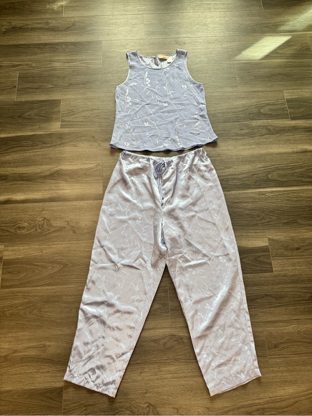Women’s Lavender Floral Satin Sleep Set - Tank Top & Pants